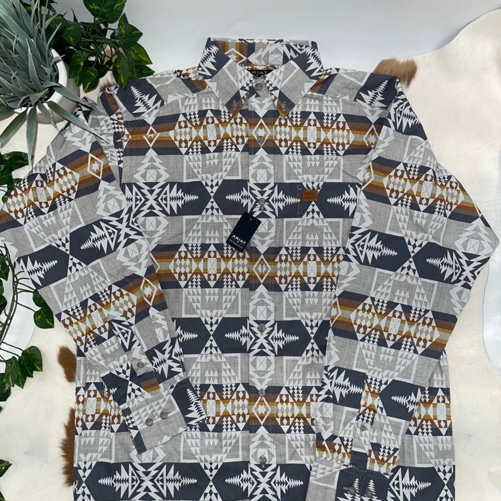 NWT Ariat Gray and Brown Casual Button Down Shirt with Geometric Pattern - Picture 3 of 12